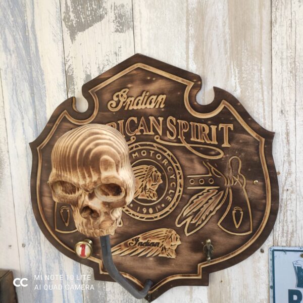 Porte casque Indian GM tête de mort bois