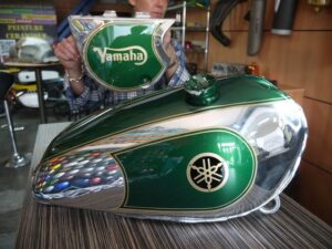 réservoir moto yamaha accessoire décoration