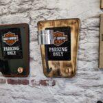 Ensemble pour ranger un casque avec une plaque officiel Nostalgic Arts Harley Davidson