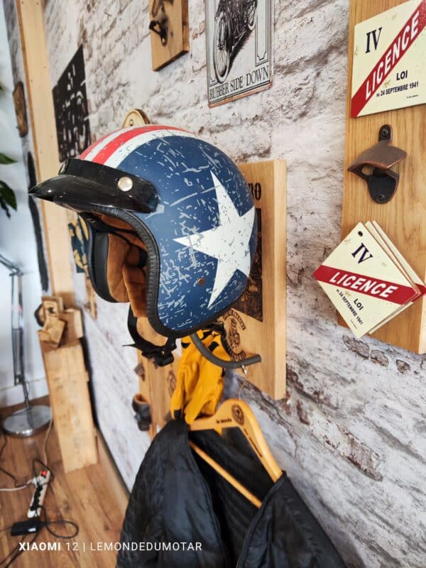 Porte casque moto représentant les personnages de la série Sons Of Anarchy