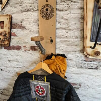 Porte casque Royal Rider's avec support blouson et gants foulard clés