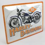 Plaque Harley Davidson métallique 1935 Nostalgic art pour être monté sur notre porte casque
