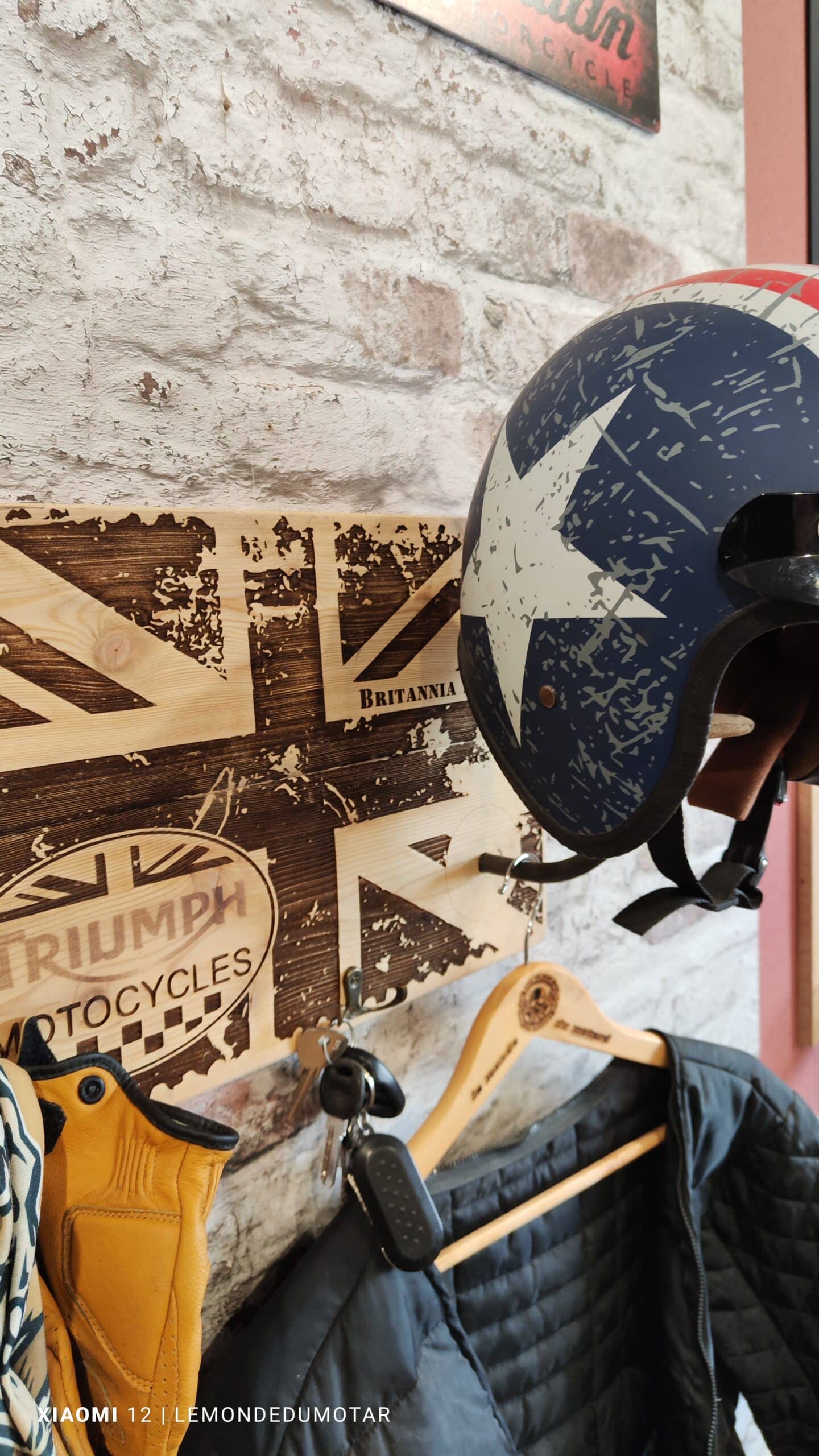 Porte-Casque Moto décor Triumph idées cadeaux pour motard