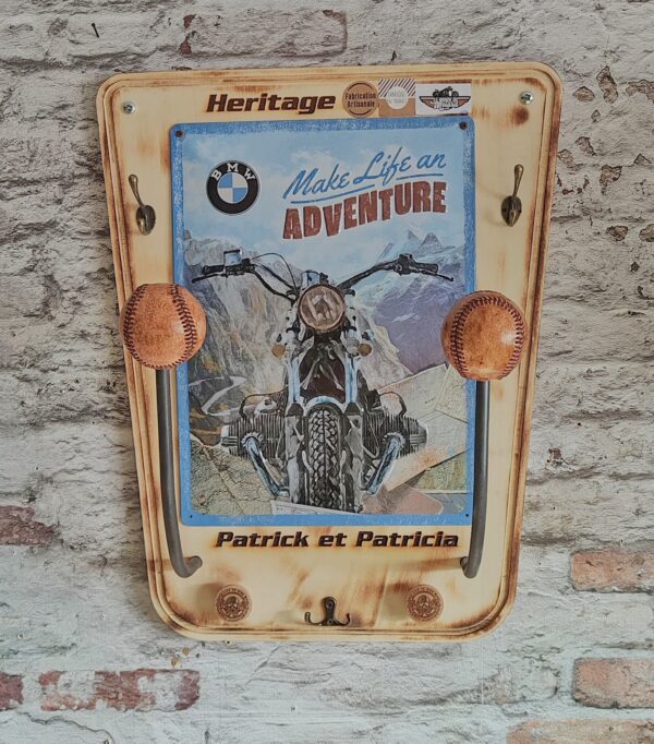 porte casque moto avec une plaque sous licence officiel BMW