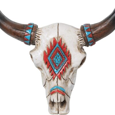 Plongez au cœur de l'authenticité avec notre crâne en polyrésine, finement décoré d'ornements qui célèbrent l'art et la sagesse des cultures indiennes