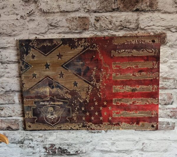 Décoration mural en bois sculpté représentant le drapeau USA et le drapeau des Confédérés