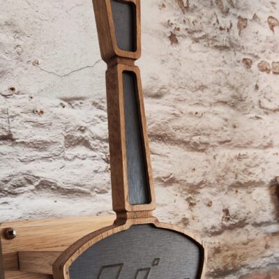 Le porte-casque en hommage au grand prix moto