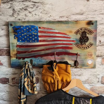 Porte-manteaux mural en bois - Drapeau américain et motif Sons of Anarchy