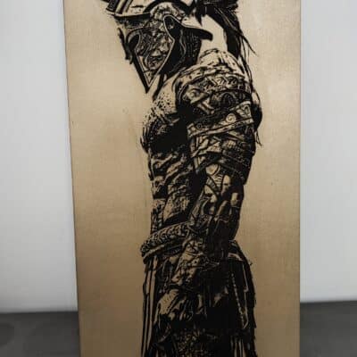 Gravure laser d'un guerrier spartiate sur une plaque en Kromat perso