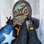 Porte-manteau mural moto en bois massif