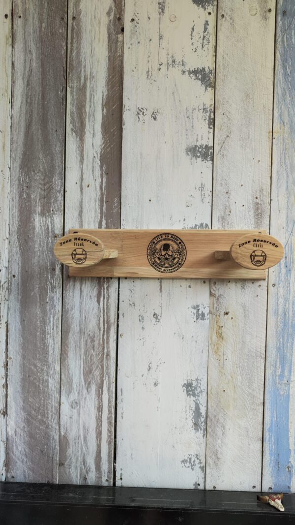 PORTE CASQUE POUR DEUX EN CHÊNE MASSIF