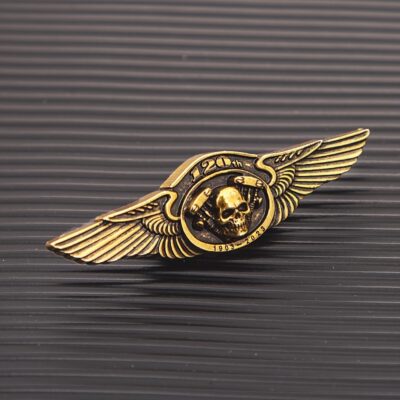 Broche Motard Vintage 120e Anniversaire - Insigne Crâne et Ailes en Zinc - Accessoire Rétro pour Sacs, Vestes et Jeans