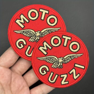Lot de 2 écussons rouges Moto Guzzi avec motif d'aigle – Appliques thermocollantes pour vêtements, sacs et accessoires