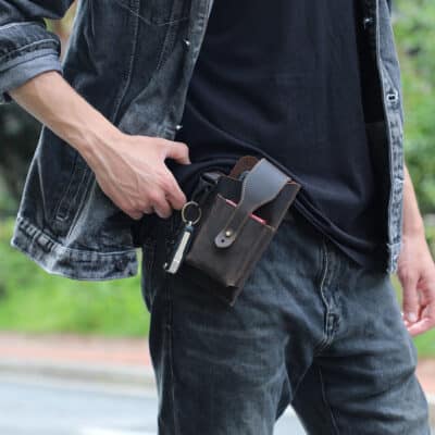 Sacoche ceinture téléphone en cuir style holster – Motard vintage – Personnalisable avec gravure – Compatible smartphone, pratique et élégante