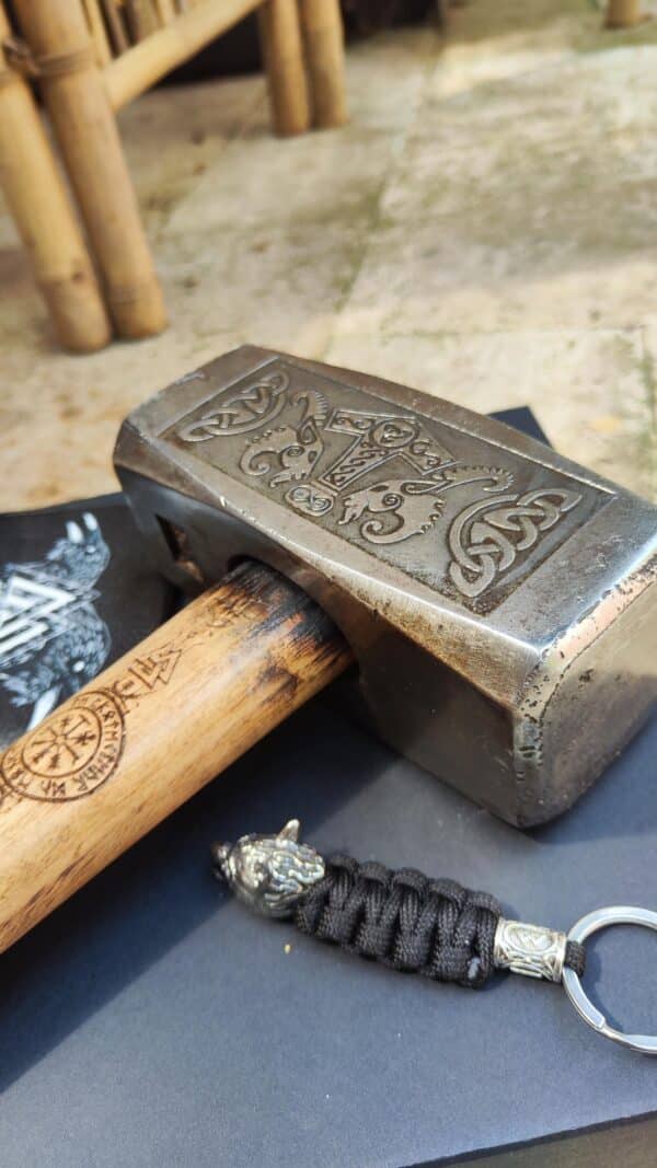 Coffret viking luxe : marteau de Thor, verres acier, soins barbe, runes, bracelet cuir et porte-clés – cadeau homme Viking, Celte ou motard – Image 5
