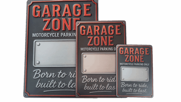 plaque garage moto 3D Garage Zone personnalisée – gravure laser – édition exclusive Le Monde du Motard