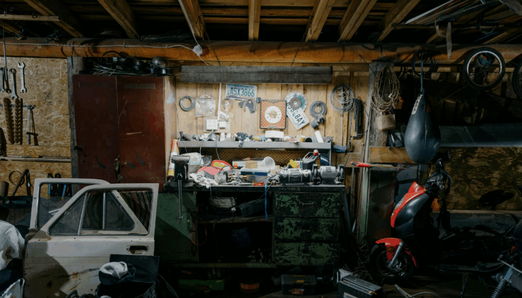 vue à l'interieur d'un garage