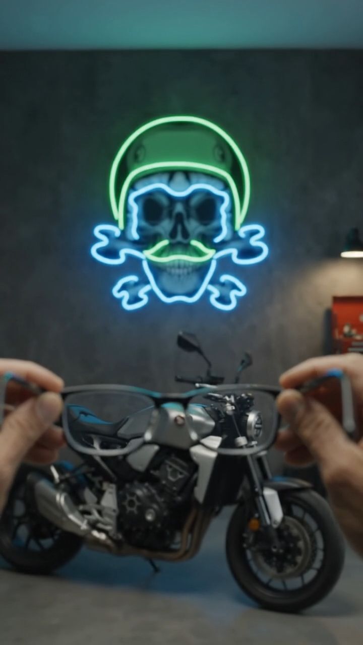 enseigne néon crâne motard – LED verte & bleue – déco murale biker bar rock – tailles 35 à 60 cm –